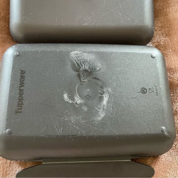 Tupperware Charcoal Large Food/ Sandwich Container with Separator - Picture 9 of 9